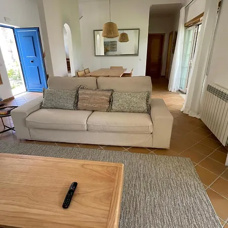Casa Flores Feriehus *