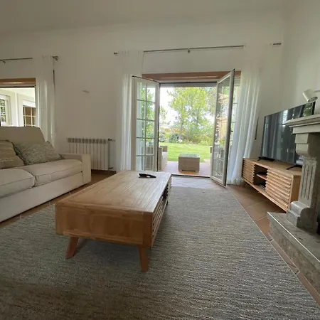 Casa Flores Feriehus *